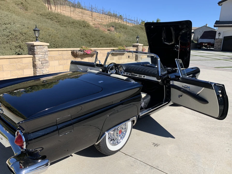 1957 Ford Thunderbird 1st Gen - Image 15 of 31