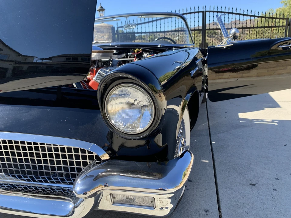 1957 Ford Thunderbird 1st Gen - Image 17 of 31