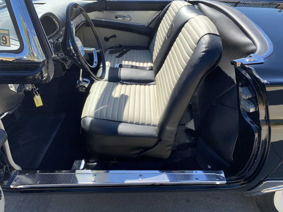 1957 Ford Thunderbird 1st Gen - Image 27 of 31