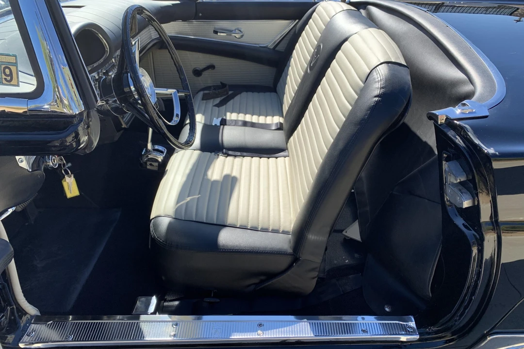 1957 Ford Thunderbird 1st Gen - Image 28 of 31