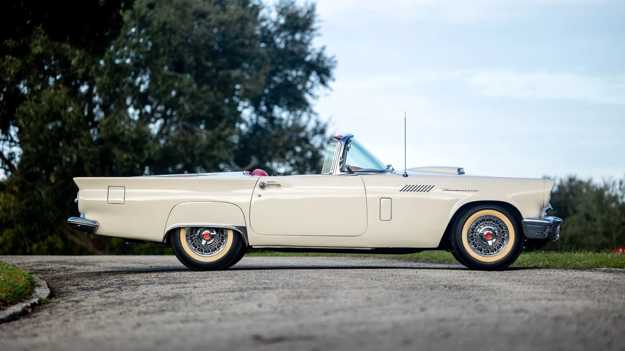 1957 Ford Thunderbird 1st Gen - Image 13 of 31