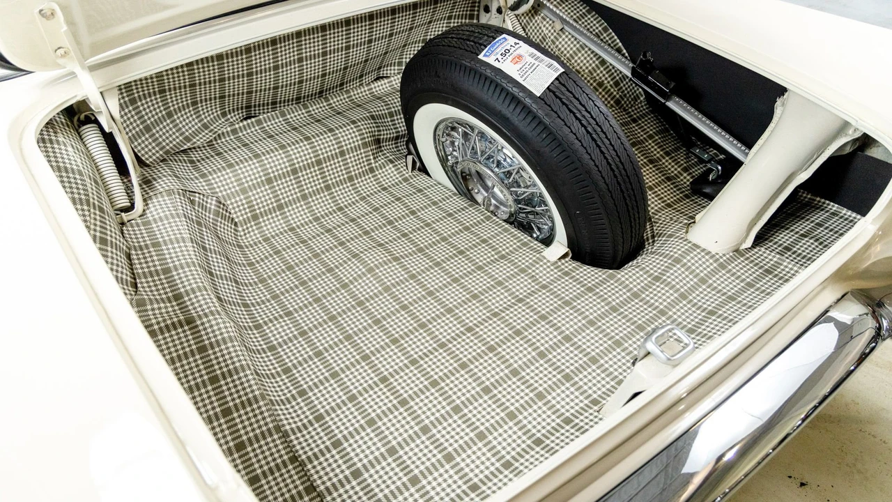 1957 Ford Thunderbird 1st Gen - Image 5 of 31