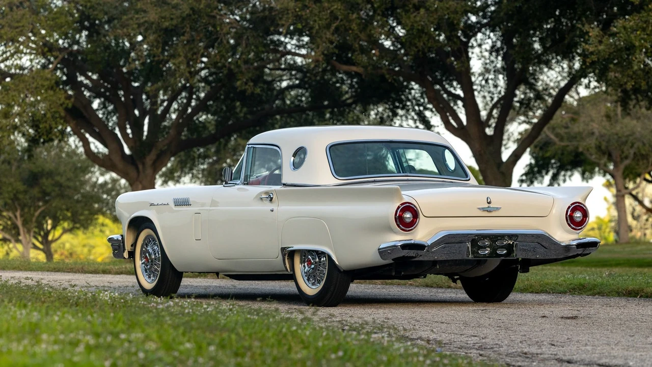 1957 Ford Thunderbird 1st Gen - Image 20 of 31