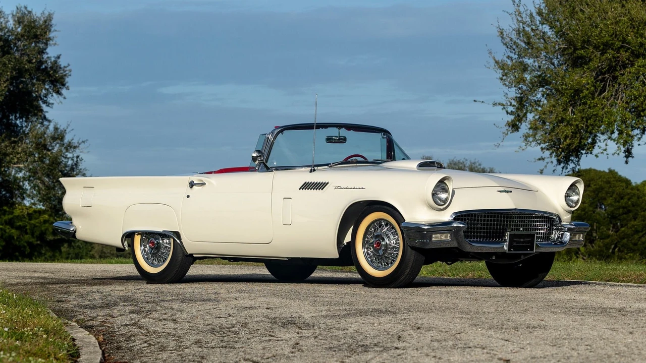 1957 Ford Thunderbird 1st Gen - Image 10 of 31