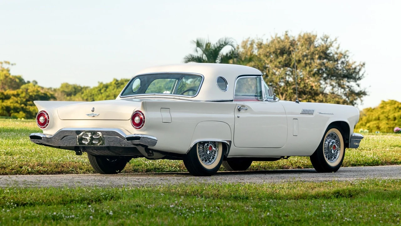 1957 Ford Thunderbird 1st Gen - Image 17 of 31