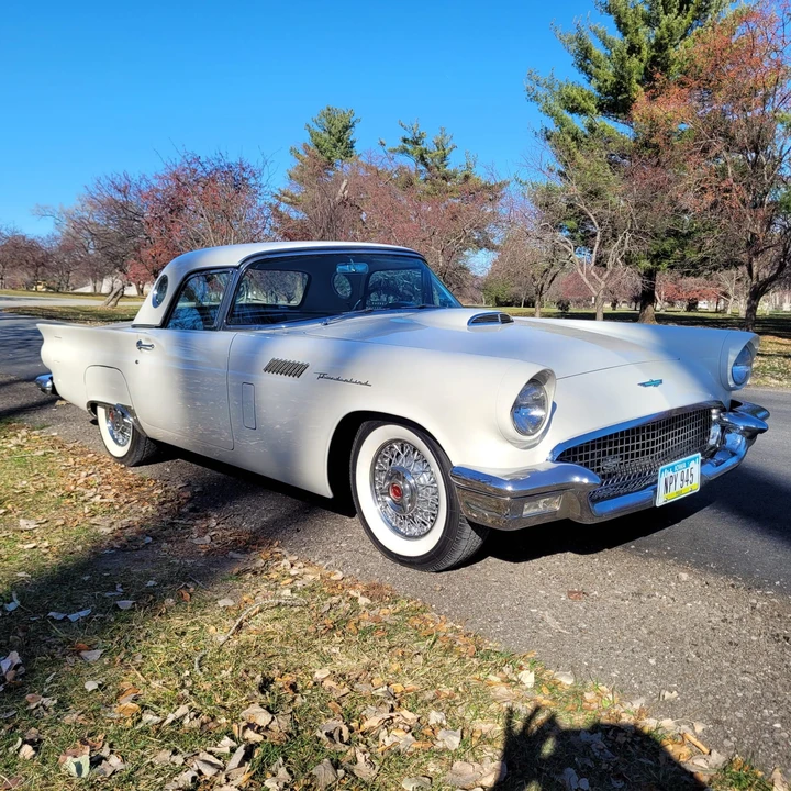 1957 Ford Thunderbird 1st Gen - Image 26 of 31