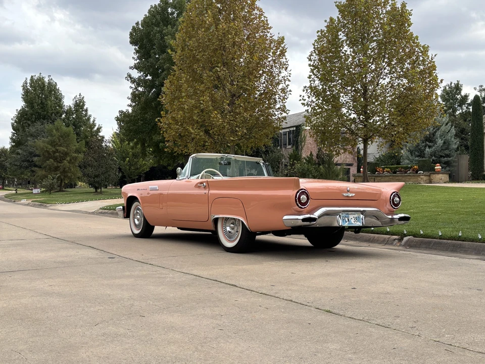 1957 Ford Thunderbird 1st Gen - Image 26 of 31