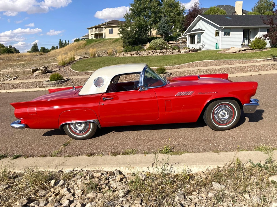 1957 Ford Thunderbird 1st Gen - Image 21 of 31