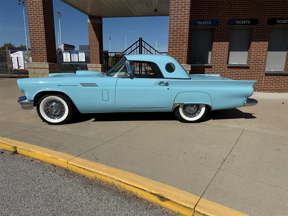 1957 Ford Thunderbird 1st Gen - Image 9 of 14