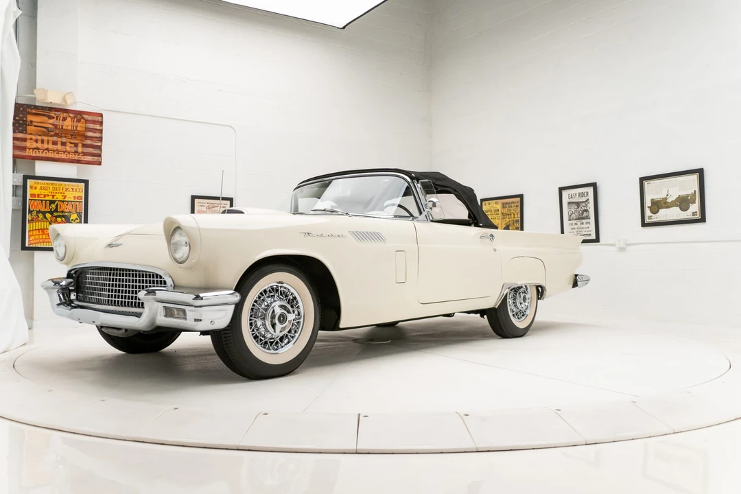 1957 Ford Thunderbird 1st Gen - Image 27 of 31