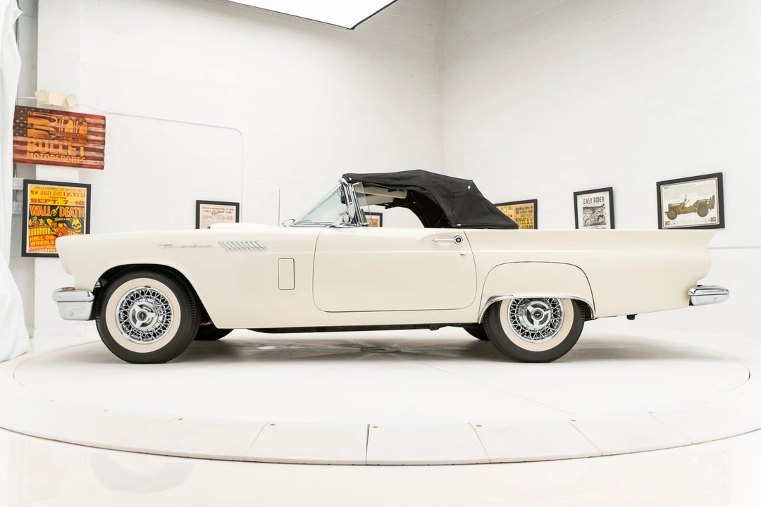 1957 Ford Thunderbird 1st Gen - Image 29 of 31