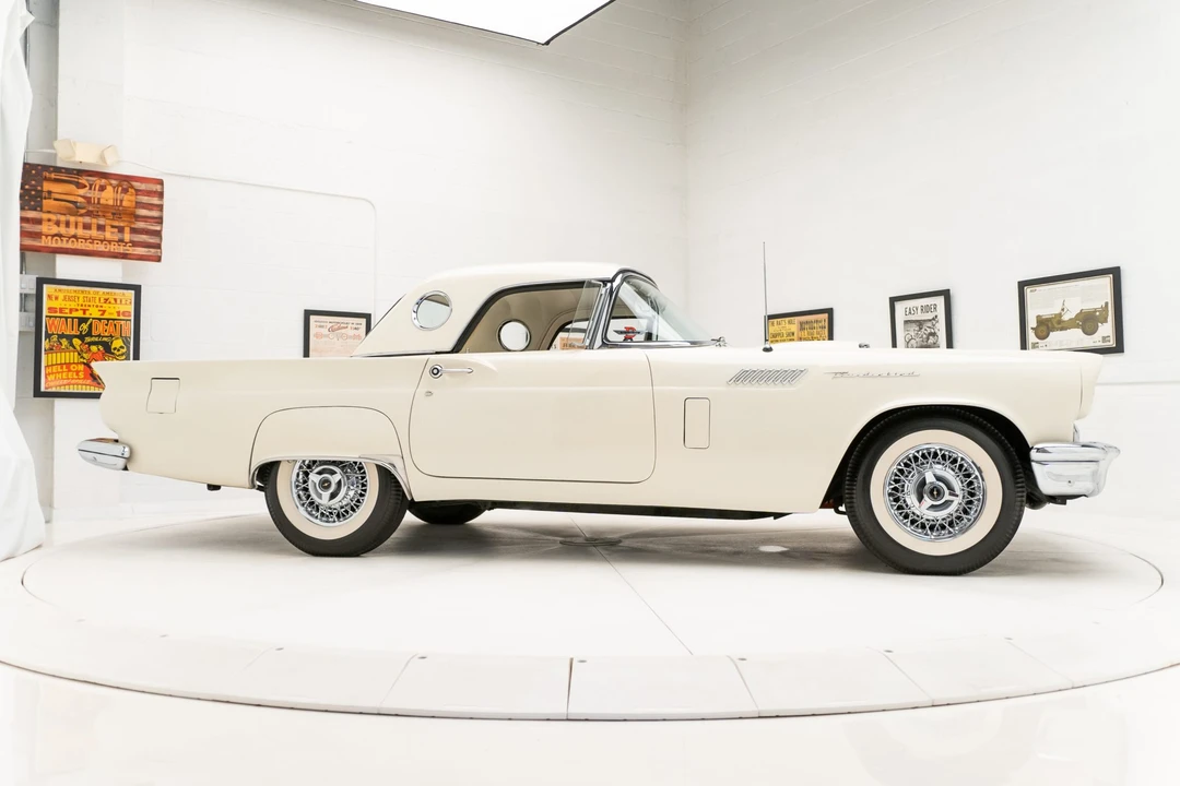 1957 Ford Thunderbird 1st Gen - Image 18 of 31