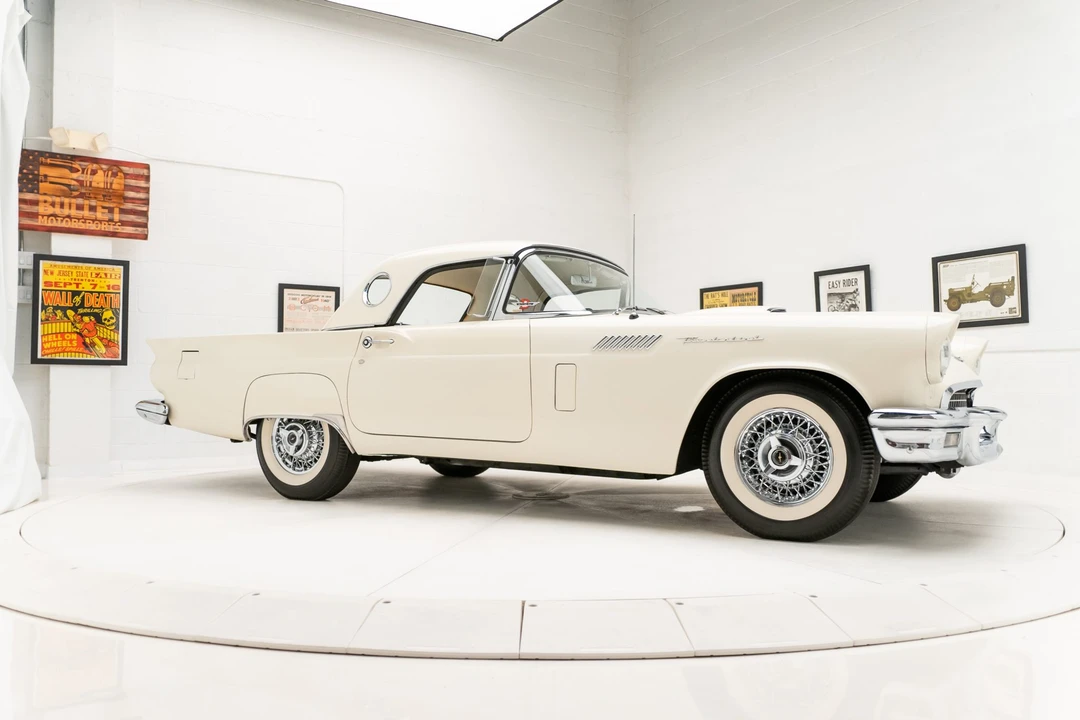 1957 Ford Thunderbird 1st Gen - Image 19 of 31