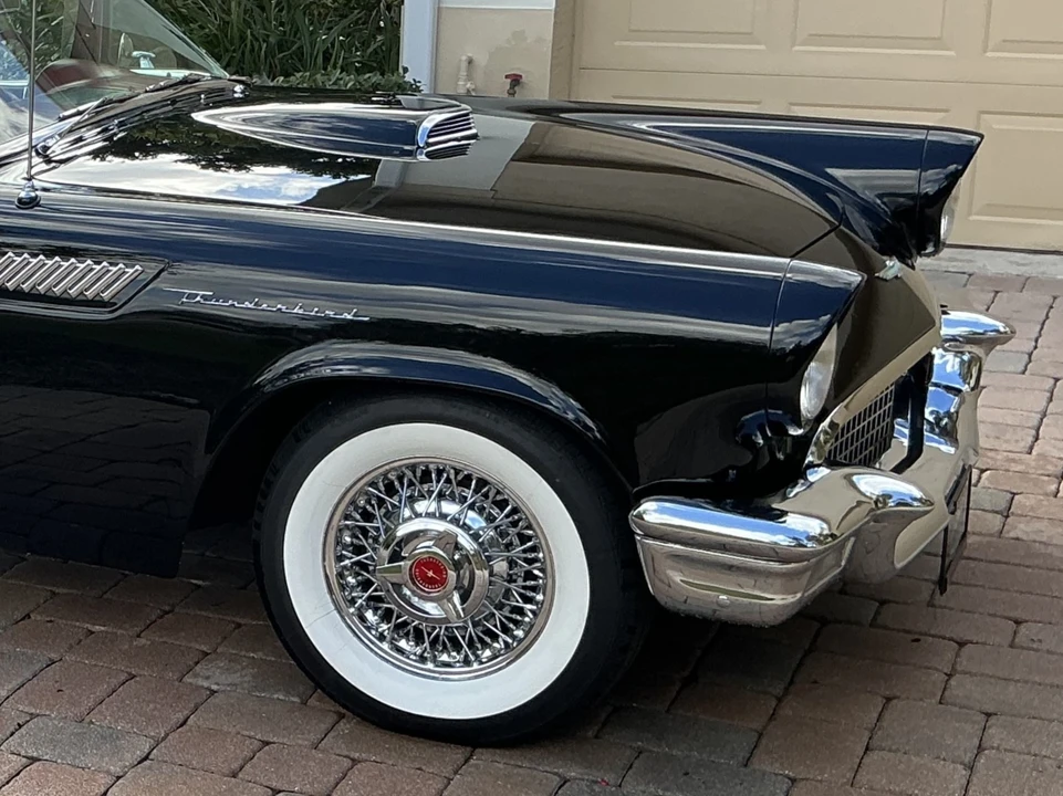 1957 Ford Thunderbird 1st Gen - Image 25 of 31