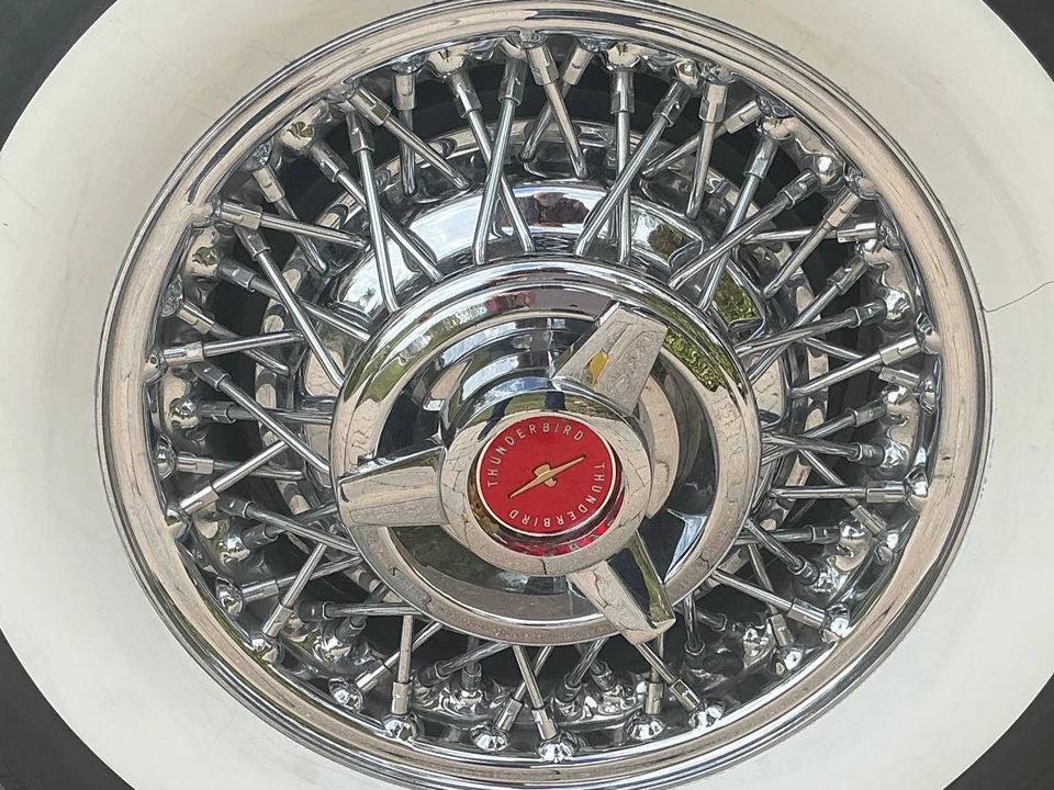 1957 Ford Thunderbird 1st Gen - Image 27 of 31
