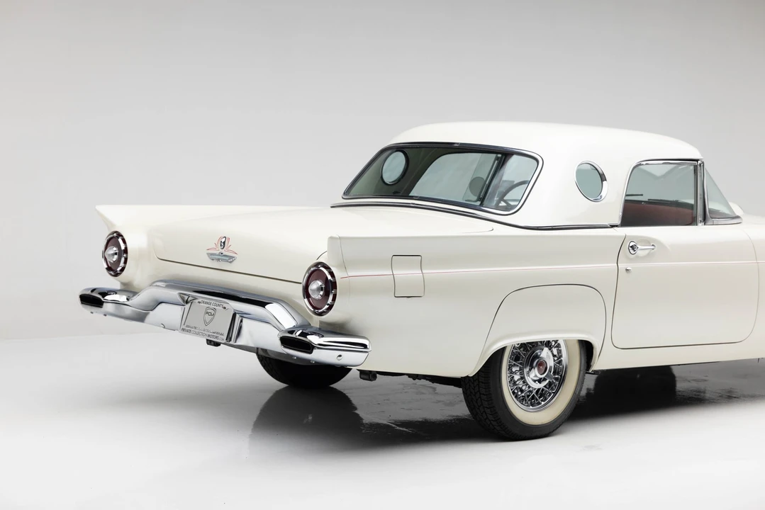 1957 Ford Thunderbird 1st Gen - Image 27 of 31
