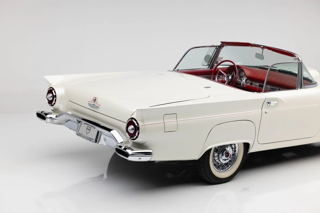 1957 Ford Thunderbird 1st Gen - Image 26 of 31