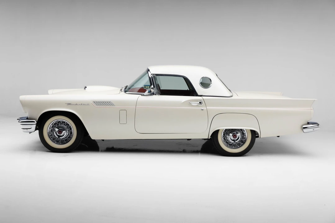 1957 Ford Thunderbird 1st Gen - Image 17 of 31