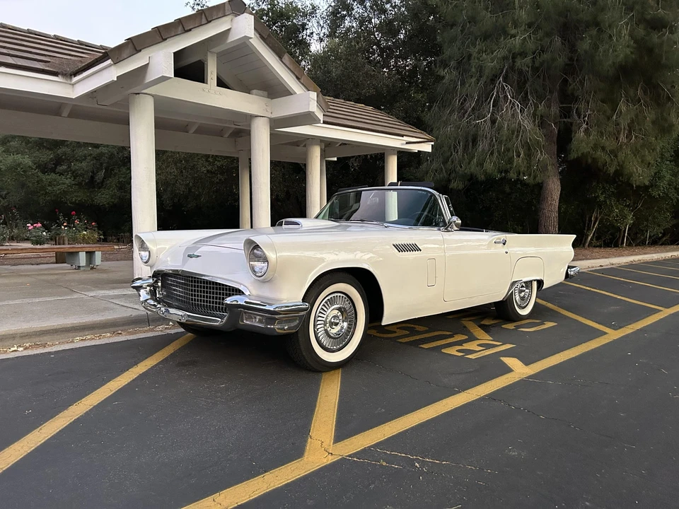 1957 Ford Thunderbird 1st Gen - Image 14 of 31