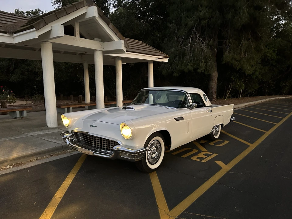 1957 Ford Thunderbird 1st Gen - Image 20 of 31