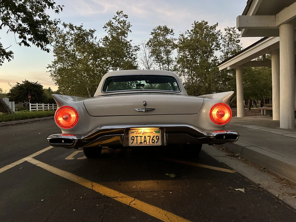 1957 Ford Thunderbird 1st Gen - Image 21 of 31