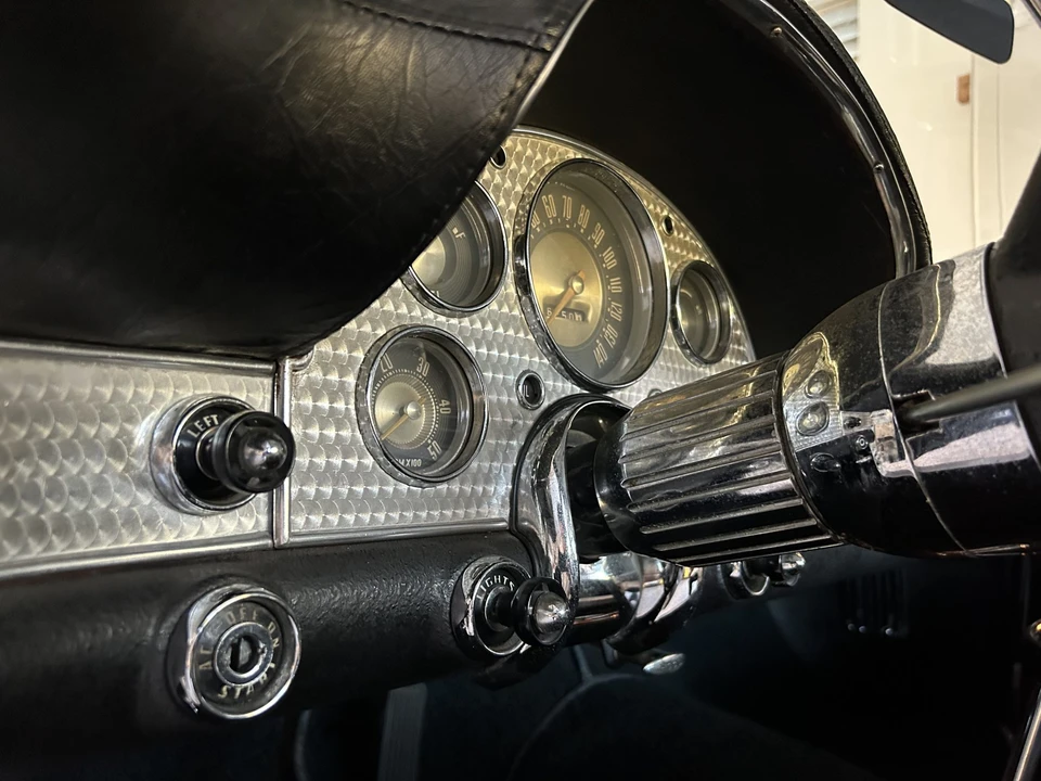 1957 Ford Thunderbird 1st Gen - Image 30 of 31