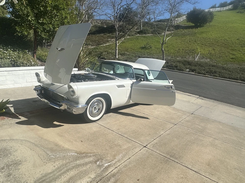 1957 Ford Thunderbird 1st Gen - Image 23 of 31
