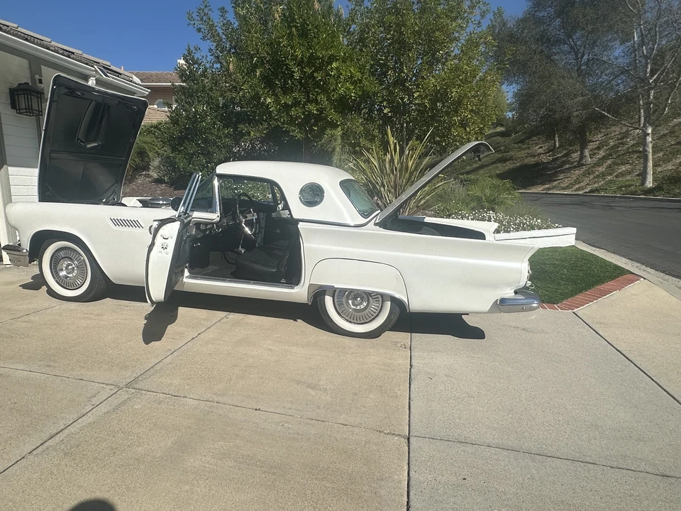 1957 Ford Thunderbird 1st Gen - Image 24 of 31