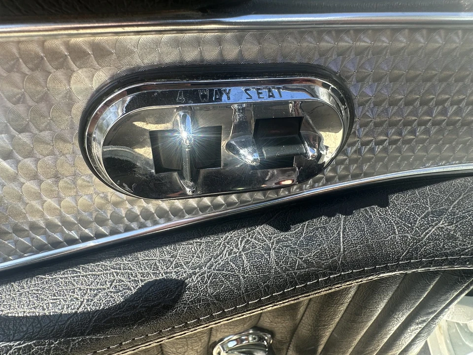 1957 Ford Thunderbird 1st Gen - Image 28 of 31