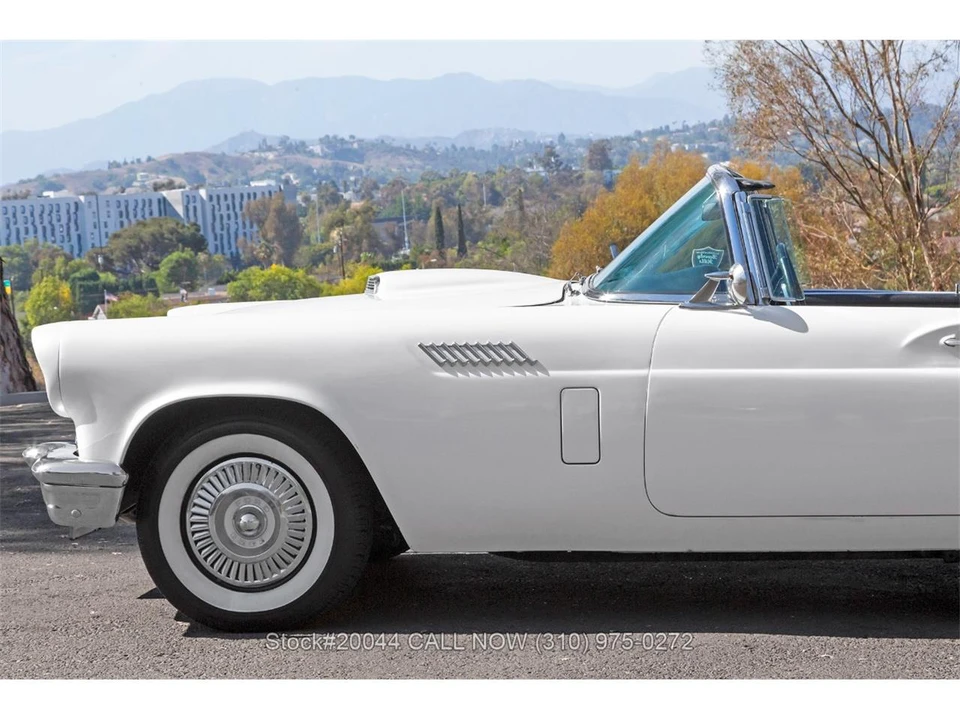 1957 Ford Thunderbird 1st Gen - Image 19 of 31