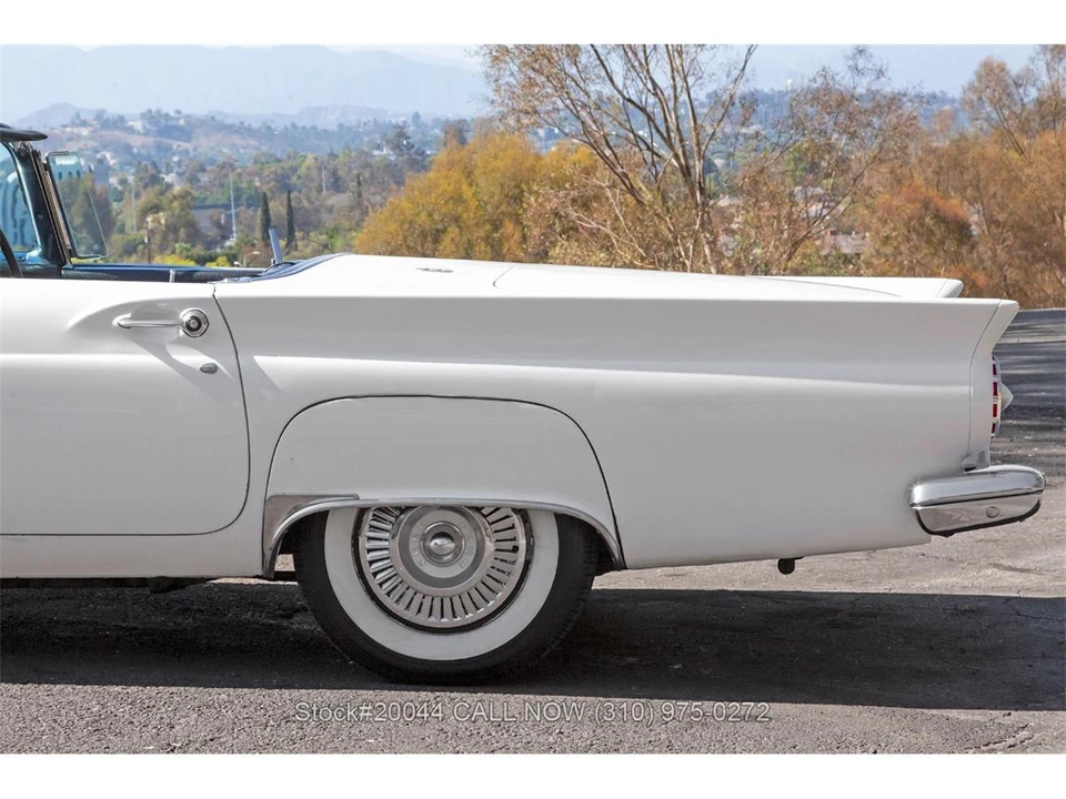 1957 Ford Thunderbird 1st Gen - Image 20 of 31