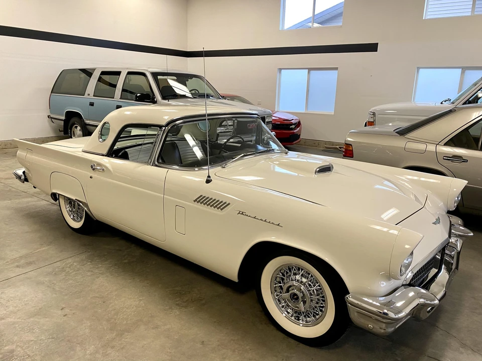 1957 Ford Thunderbird 1st Gen - Image 13 of 31