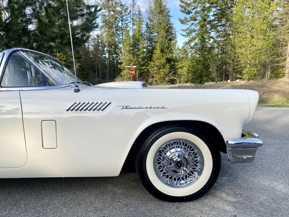 1957 Ford Thunderbird 1st Gen - Image 19 of 31