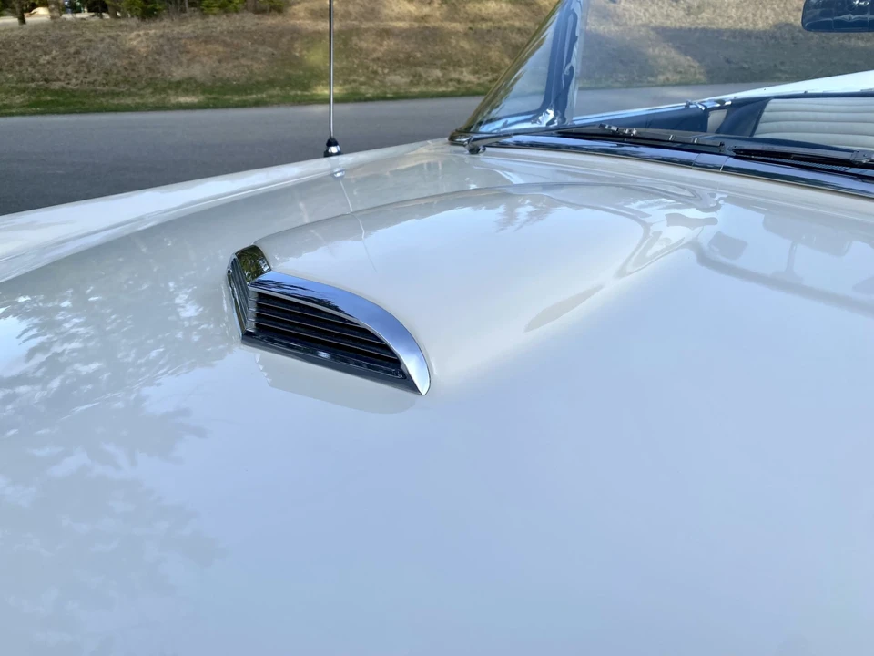 1957 Ford Thunderbird 1st Gen - Image 24 of 31