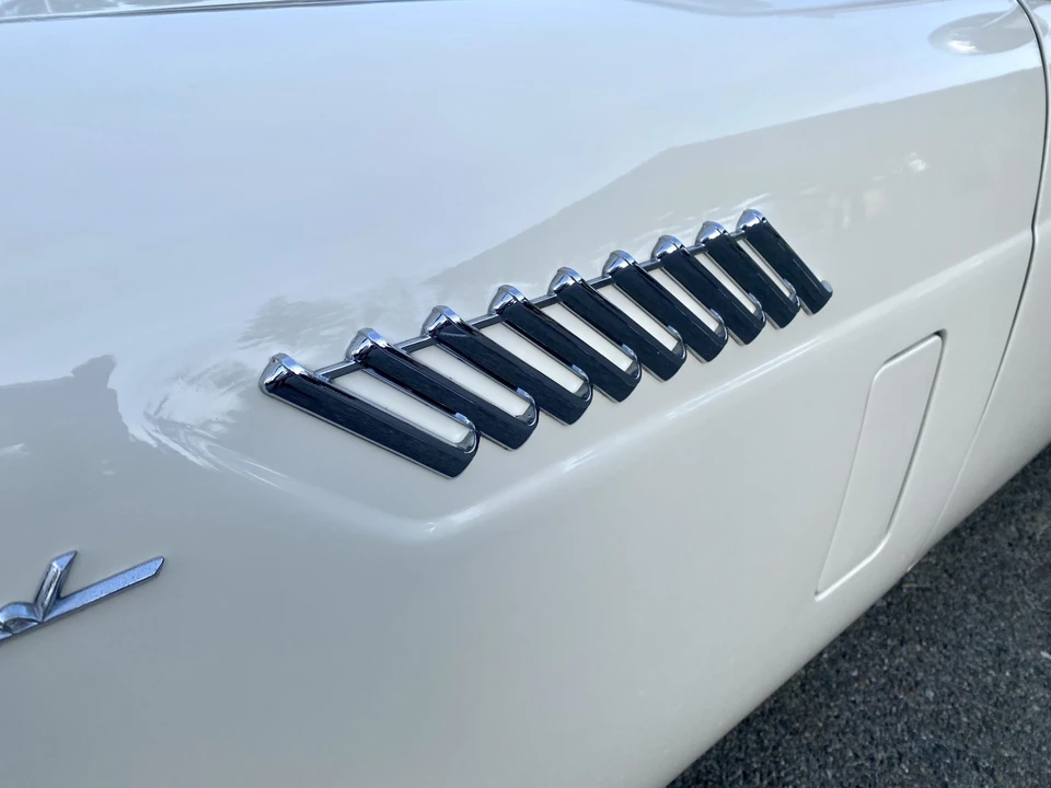 1957 Ford Thunderbird 1st Gen - Image 28 of 31