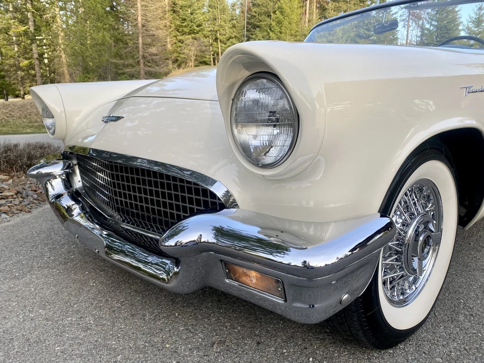 1957 Ford Thunderbird 1st Gen - Image 23 of 31