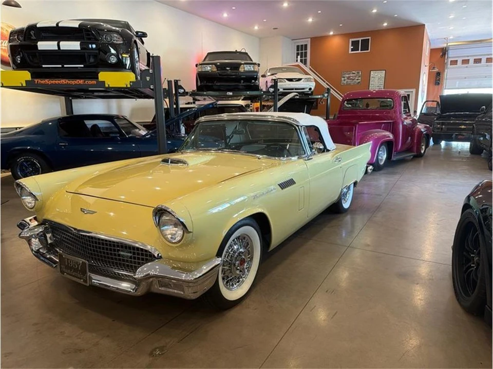 1957 Ford Thunderbird 1st Gen - Image 2 of 4