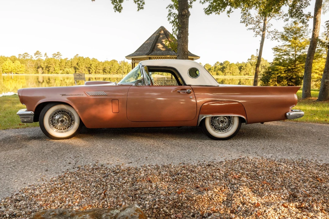 1957 Ford Thunderbird 1st Gen - Image 20 of 31