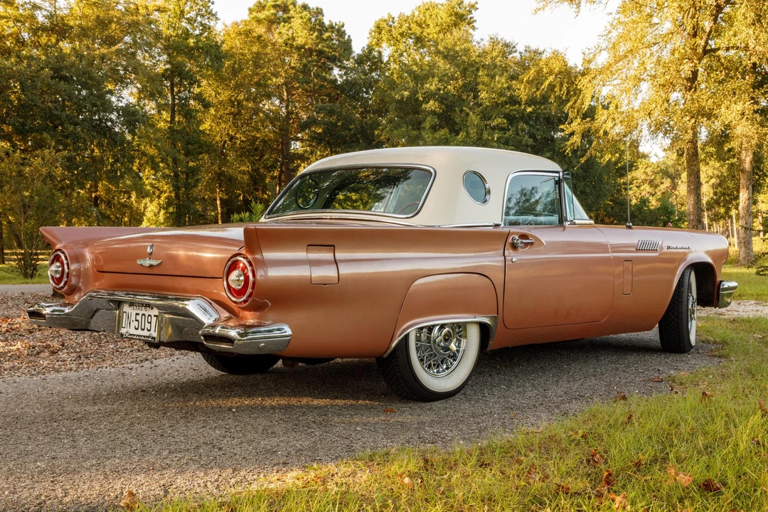 1957 Ford Thunderbird 1st Gen - Image 23 of 31
