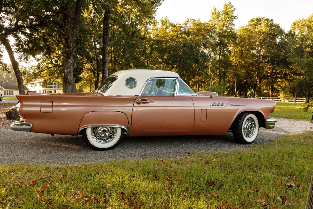 1957 Ford Thunderbird 1st Gen - Image 24 of 31