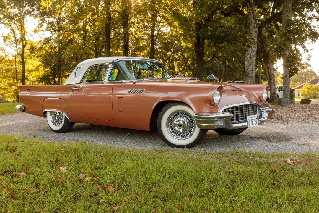 1957 Ford Thunderbird 1st Gen - Image 26 of 31