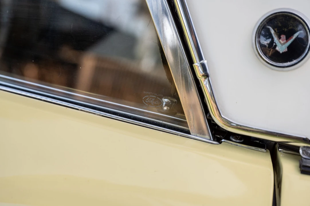 1957 Ford Thunderbird 1st Gen - Image 27 of 31