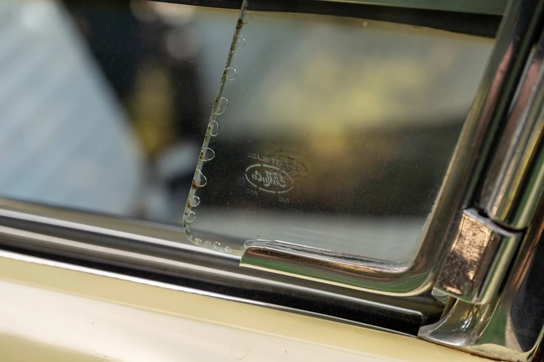 1957 Ford Thunderbird 1st Gen - Image 26 of 31