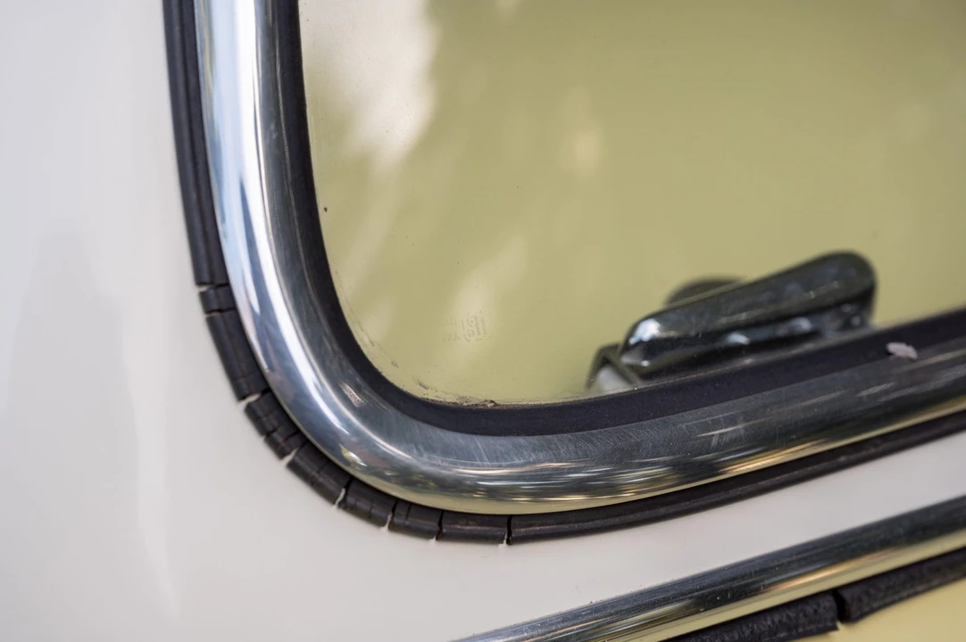 1957 Ford Thunderbird 1st Gen - Image 30 of 31