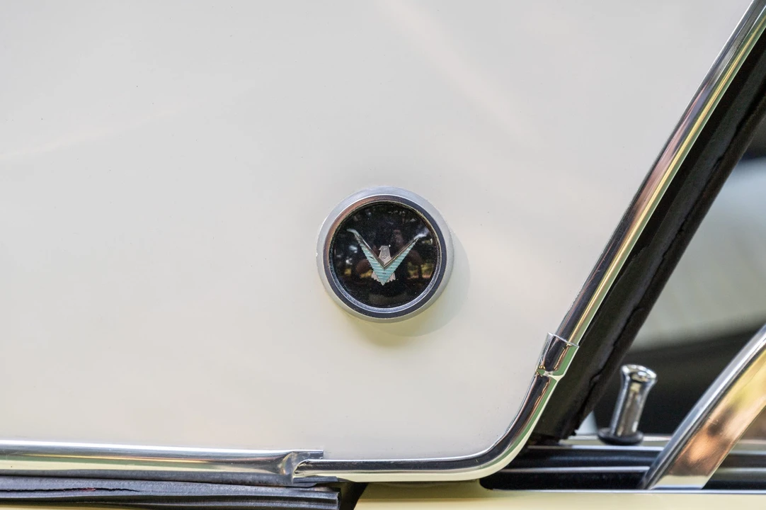 1957 Ford Thunderbird 1st Gen - Image 29 of 31