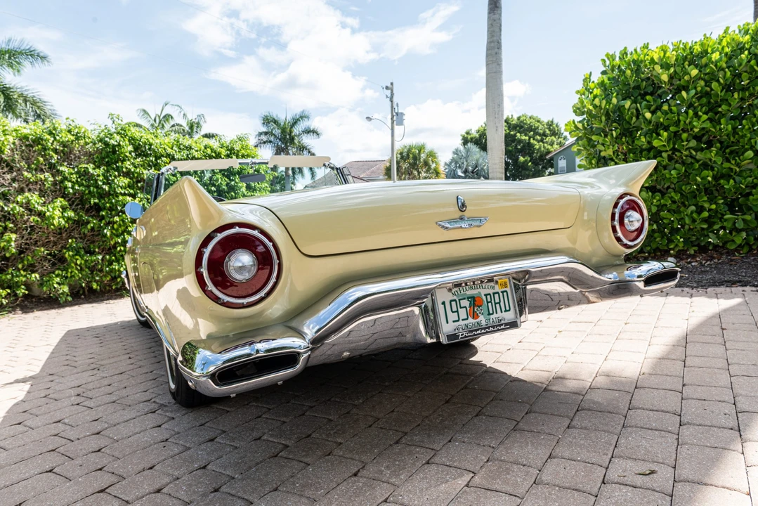 1957 Ford Thunderbird 1st Gen - Image 19 of 31
