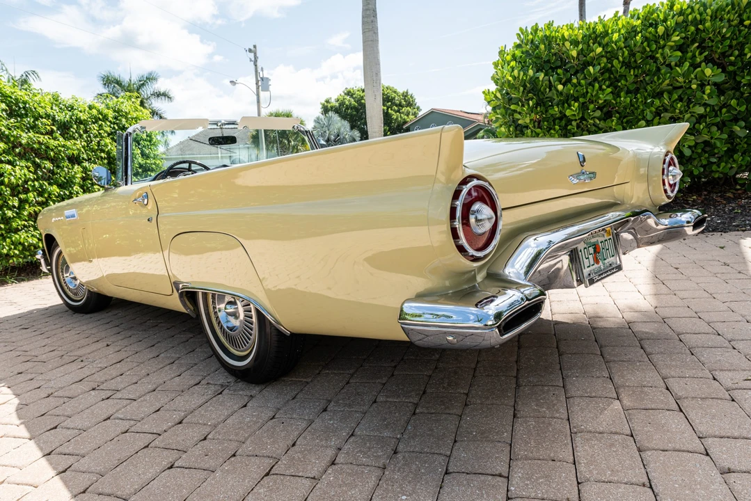 1957 Ford Thunderbird 1st Gen - Image 20 of 31