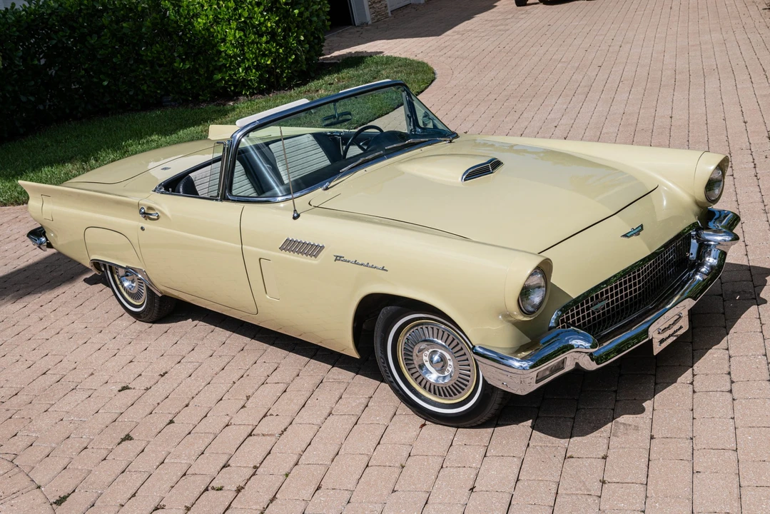 1957 Ford Thunderbird 1st Gen - Image 9 of 31