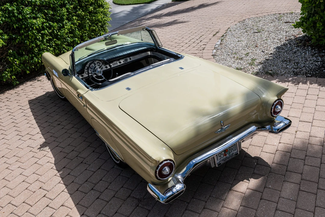 1957 Ford Thunderbird 1st Gen - Image 21 of 31