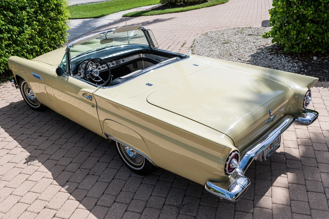 1957 Ford Thunderbird 1st Gen - Image 23 of 31